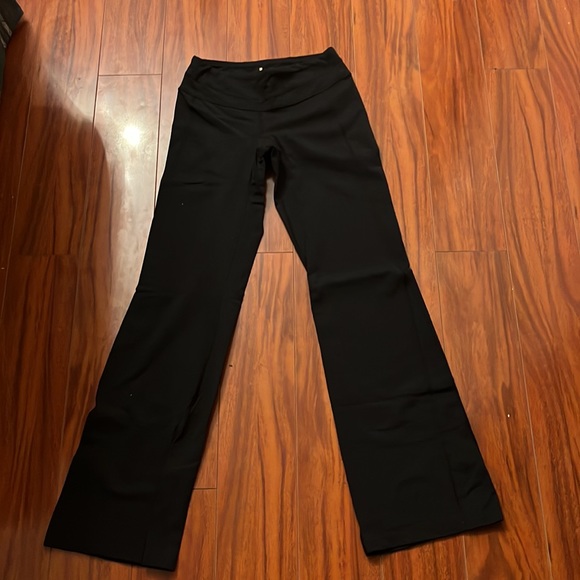 Worn ONCE, Lucy Lotus Collection Yoga Pants in Wide leg, Black, Small - Picture 2 of 6